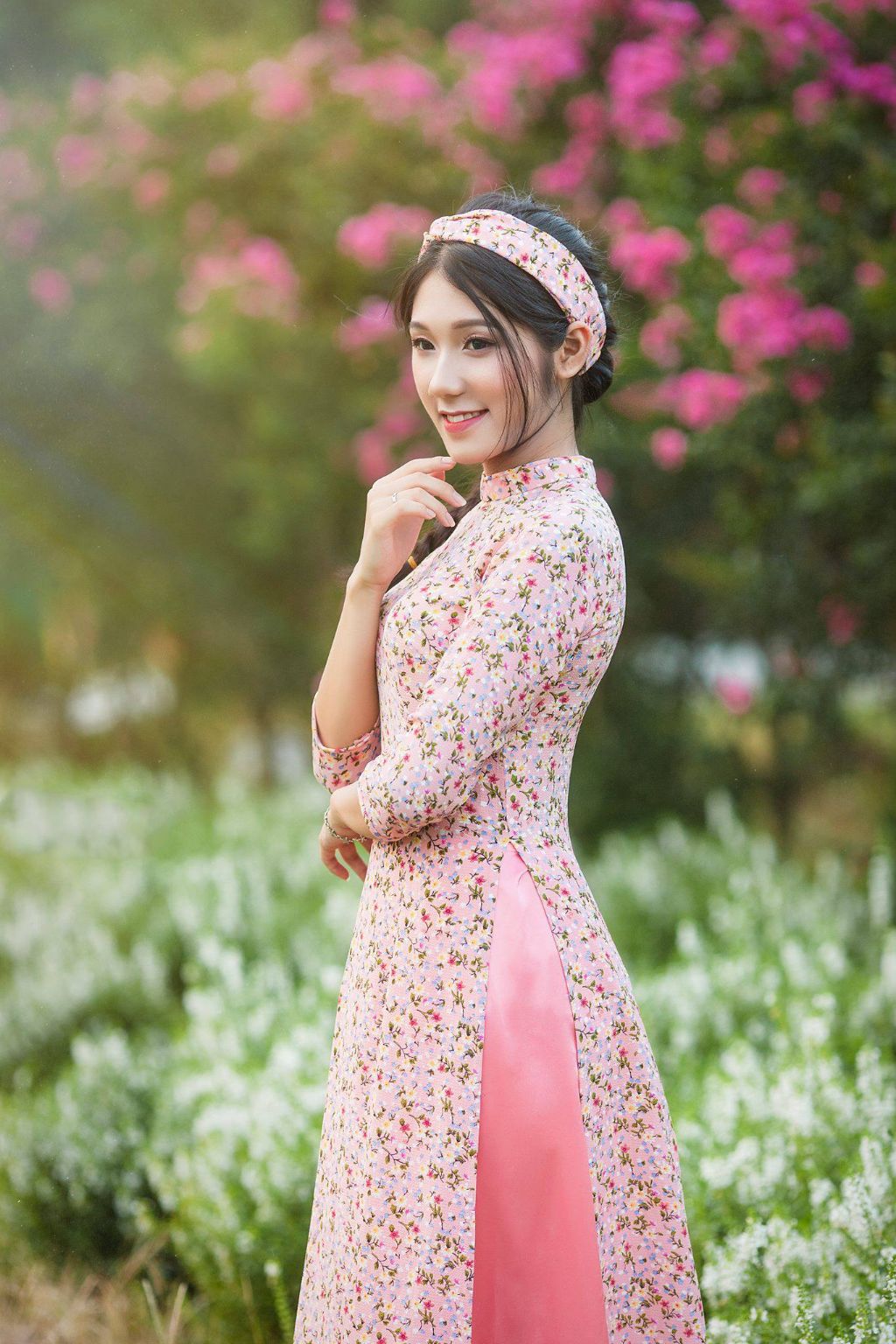 Sử dụng dịch vụ cho thuê áo dài Tết ở Hà Nội - Sự lựa chọn tuyệt vời để thu hút may mắn trong năm mới