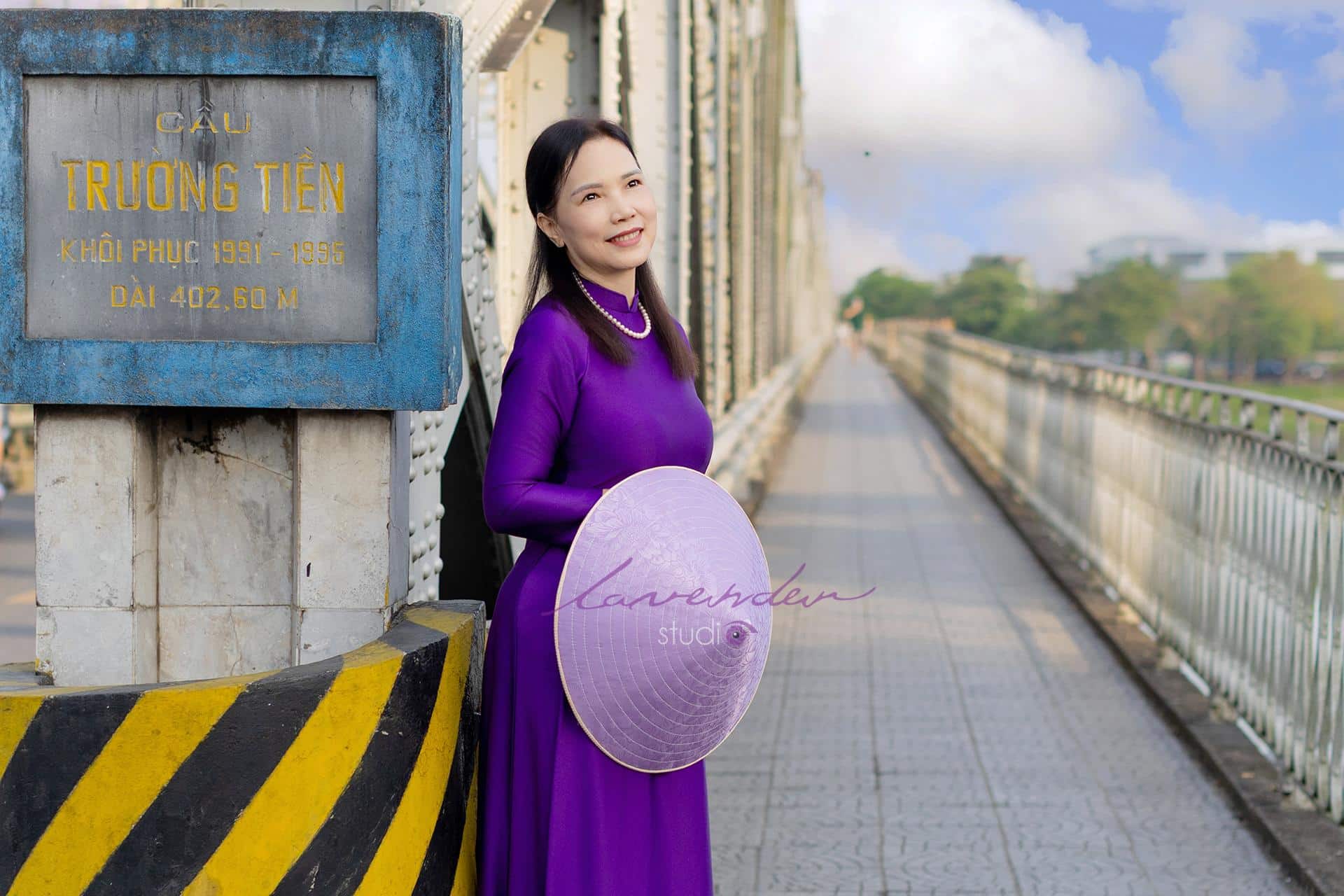 Giá cho thuê áo dài chụp hình ở Huế bao nhiêu Giá cho thuê áo dài chụp hình ở Huế bao nhiêu