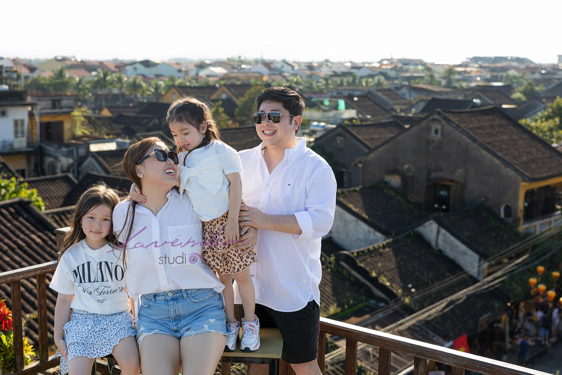 Chụp ảnh gia đình ngoại cảnh đẹp ở Hội An- Đà Nẵng