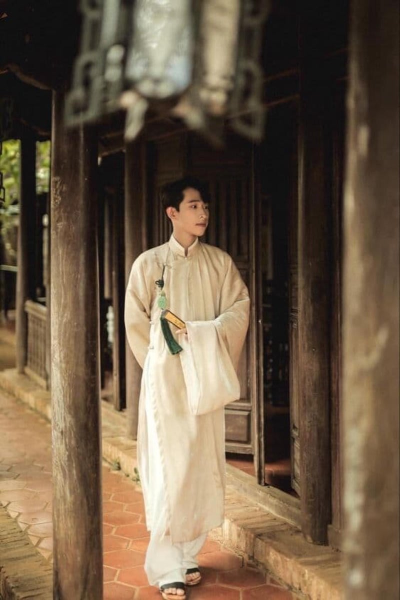 Gợi Ý Tạo Dáng Chụp Ảnh Áo Dài Tết 2026-2027 Dành Cho Nam và Nữ Chuẩn Phong Cách Việt