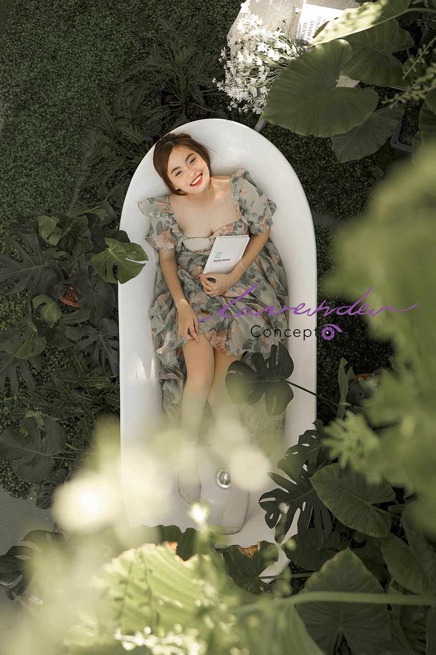 Chụp ảnh concept sinh nhật ở bồn tắm tại Đà Nẵng