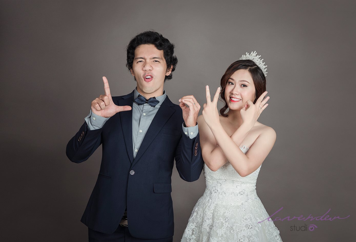 Bạn muốn tạo nên một bộ ảnh cưới đẹp như trong phim Hàn Quốc? Hãy đến ngay studio chụp hình cưới Hàn Quốc để có không gian đẹp, ánh sáng tốt và được đảm bảo chất lượng ảnh.