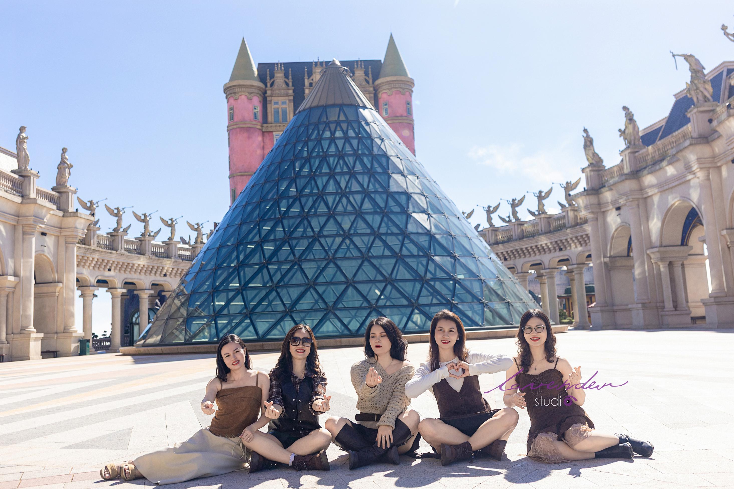 Báo giá dịch vụ chụp ảnh cùng bạn bè du lịch Bà Nà Hills Đà Nẵng