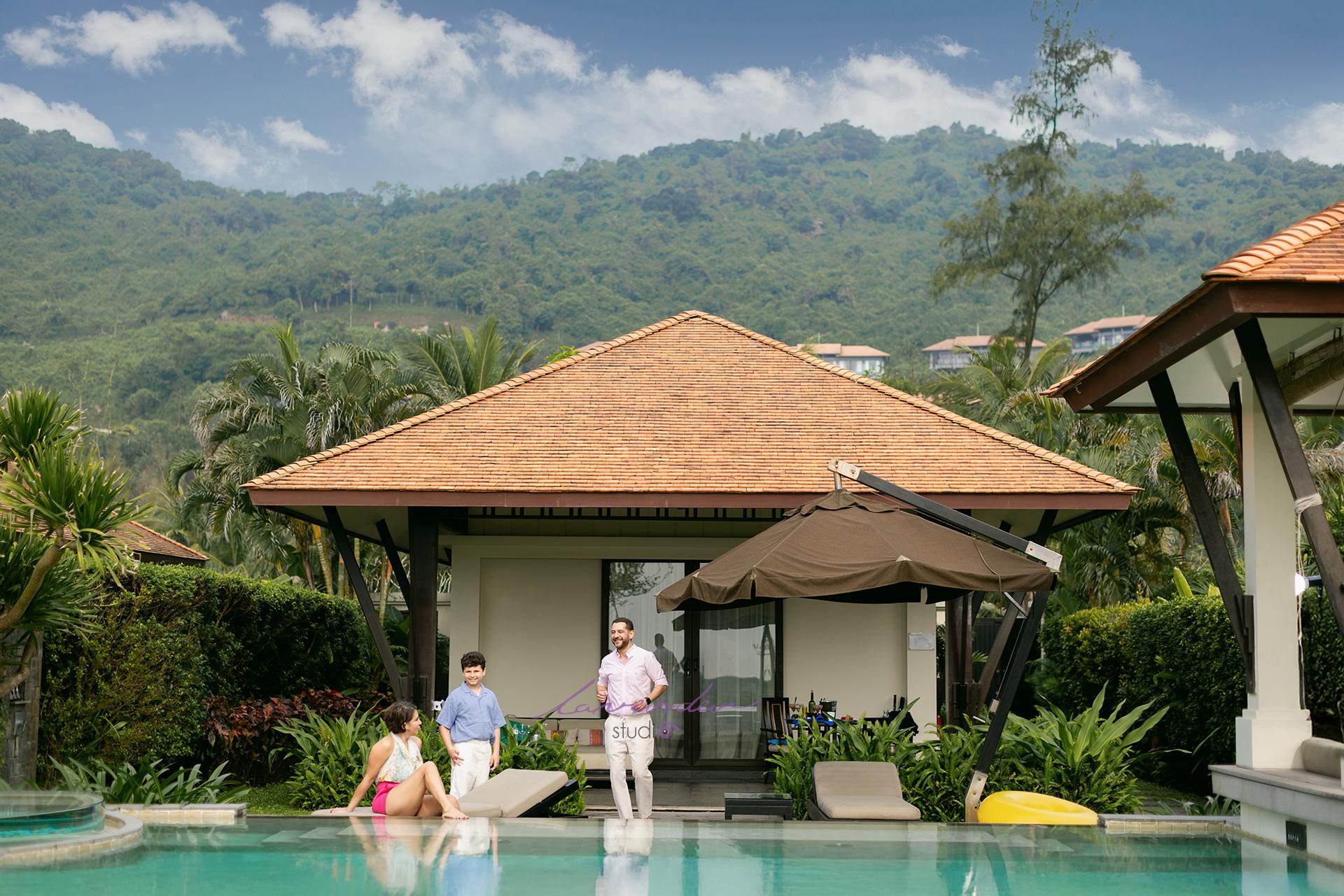 Chụp hình gia đình ở Resort Banyan tree Lăng cô, Huế Chụp hình gia đình ở Resort Banyan tree Lăng cô, Huế