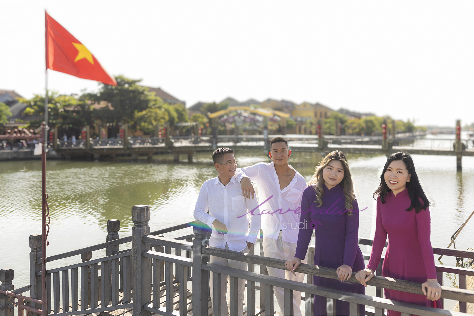 Chụp ảnh gia đình khi du lịch biển Đà Nẵng và Hội an