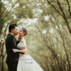 Chụp hình cưới tại phim trường