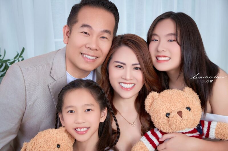 So sánh gói chụp hình gia đình - family basic & family gold tai Lavender Studio chi nhánh TP. HCM