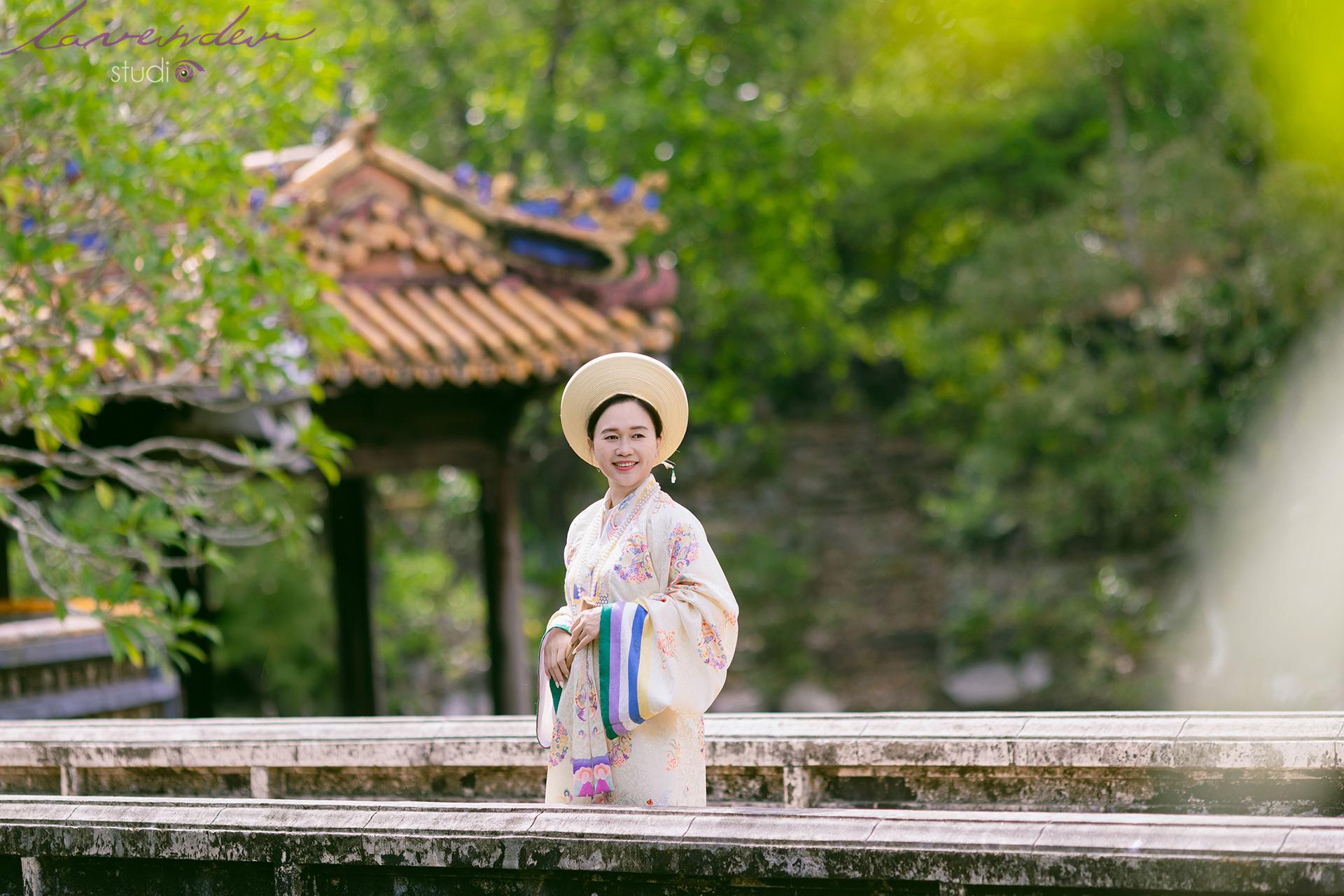 Studio cho thuê áp dài cổ phục chụp ảnh ở Huế-Lavender