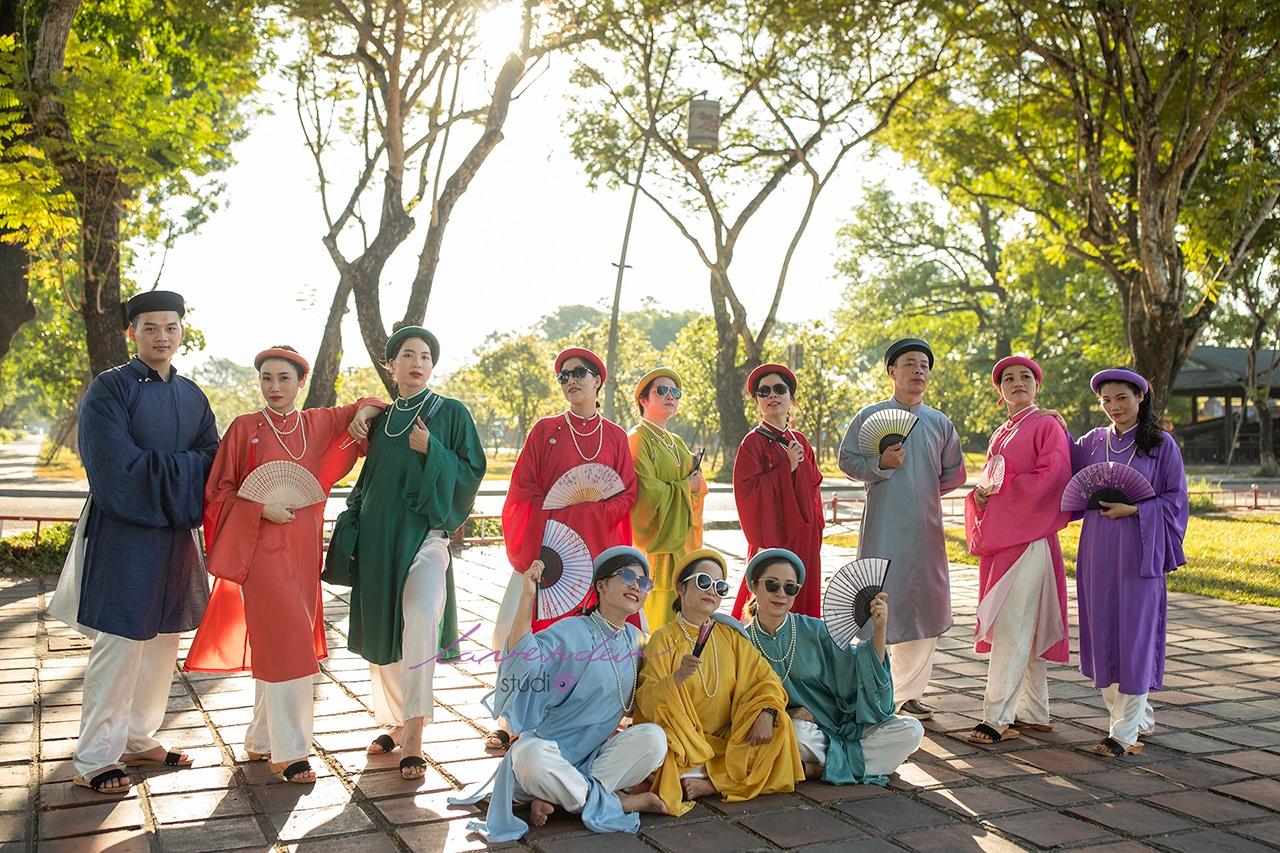 Tour thuê áo dài tấc chụp ảnh du lịch Huế cùng bạn bè